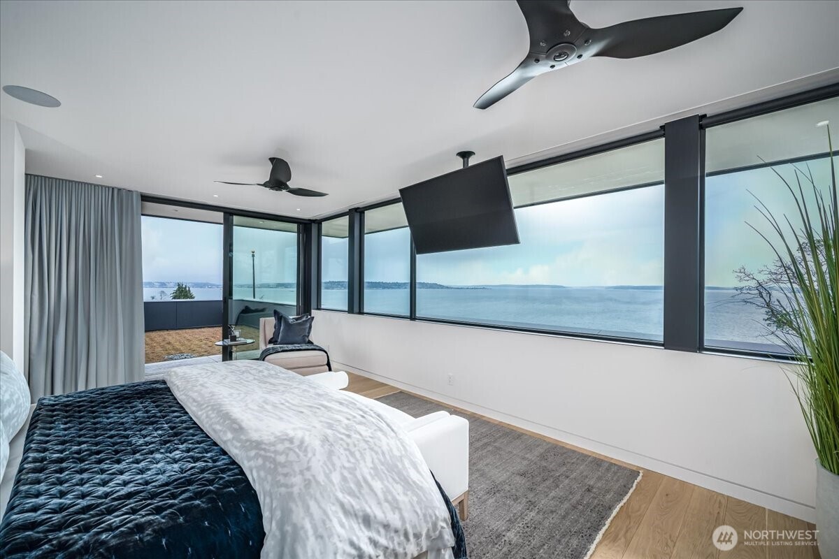 1914 Magnolia Boulevard W, Seattle, WA 98199