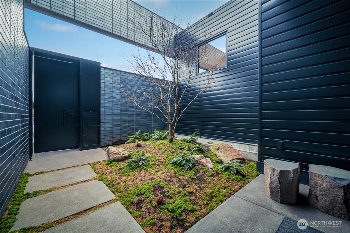 1914 Magnolia Boulevard W, Seattle, WA 98199