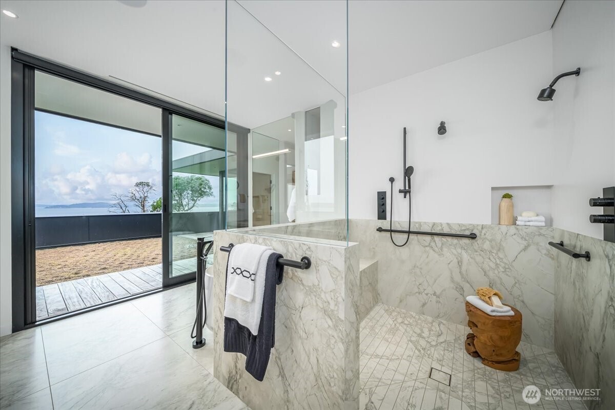 1914 Magnolia Boulevard W, Seattle, WA 98199