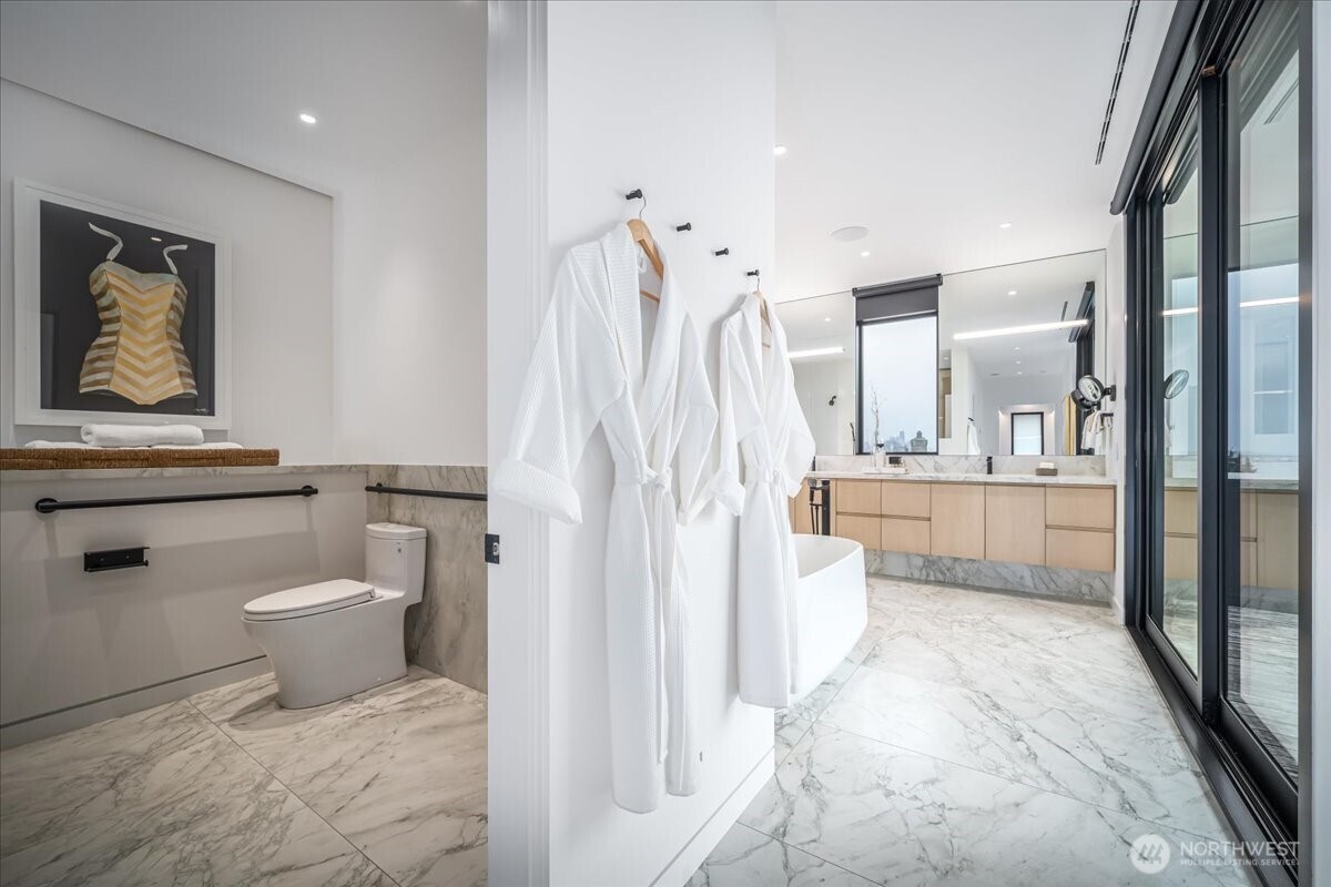 1914 Magnolia Boulevard W, Seattle, WA 98199