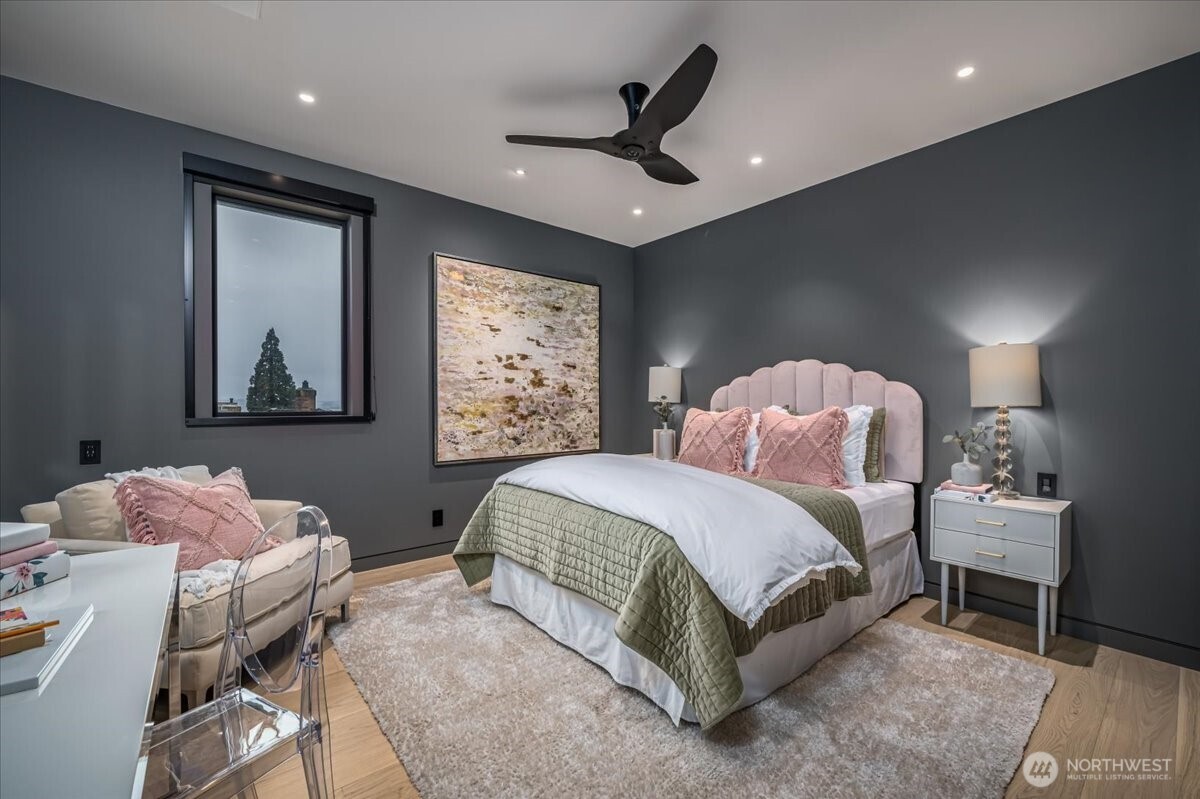 1914 Magnolia Boulevard W, Seattle, WA 98199