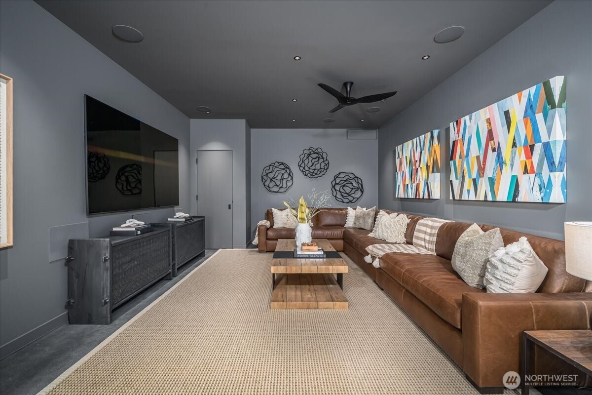 1914 Magnolia Boulevard W, Seattle, WA 98199