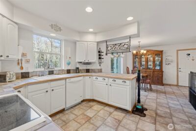 22068 McMurray Shore Drive , Mount Vernon, WA 98274 - Photo 8