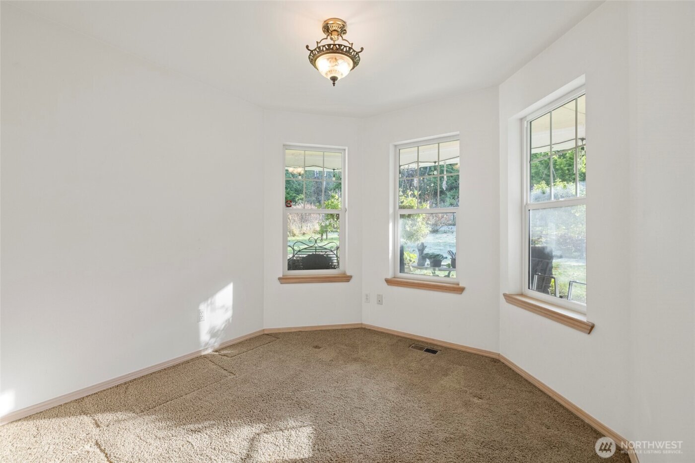 22068 McMurray Shore Drive , Mount Vernon, WA 98274