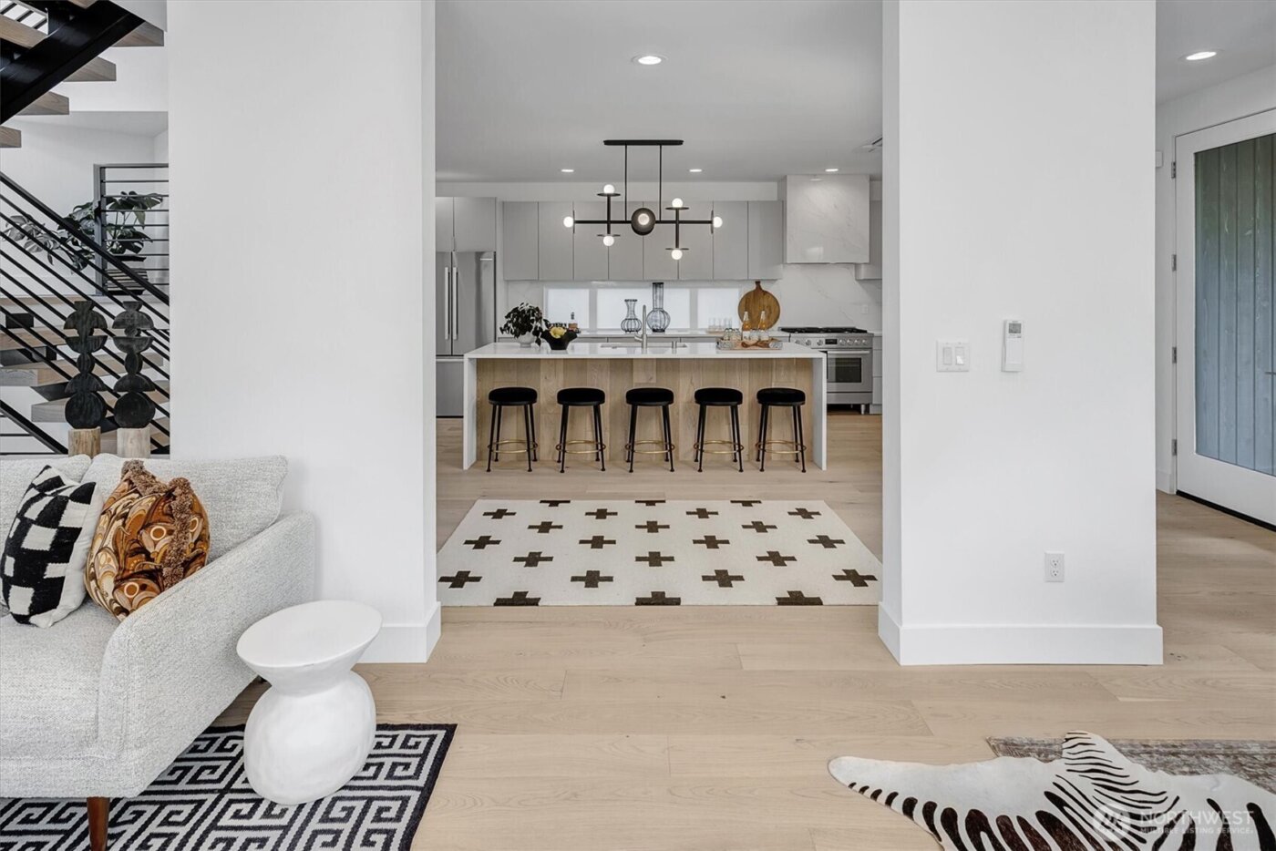 417 102nd Avenue SE, Bellevue, WA 98004