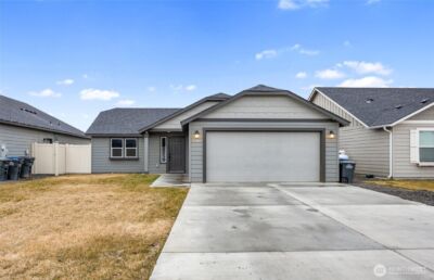 1104 W Maple Drive , Moses Lake, WA 98837 - Photo 1