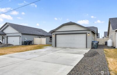 1104 W Maple Drive , Moses Lake, WA 98837 - Photo 3