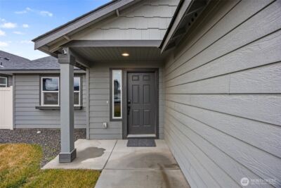 1104 W Maple Drive , Moses Lake, WA 98837 - Photo 4