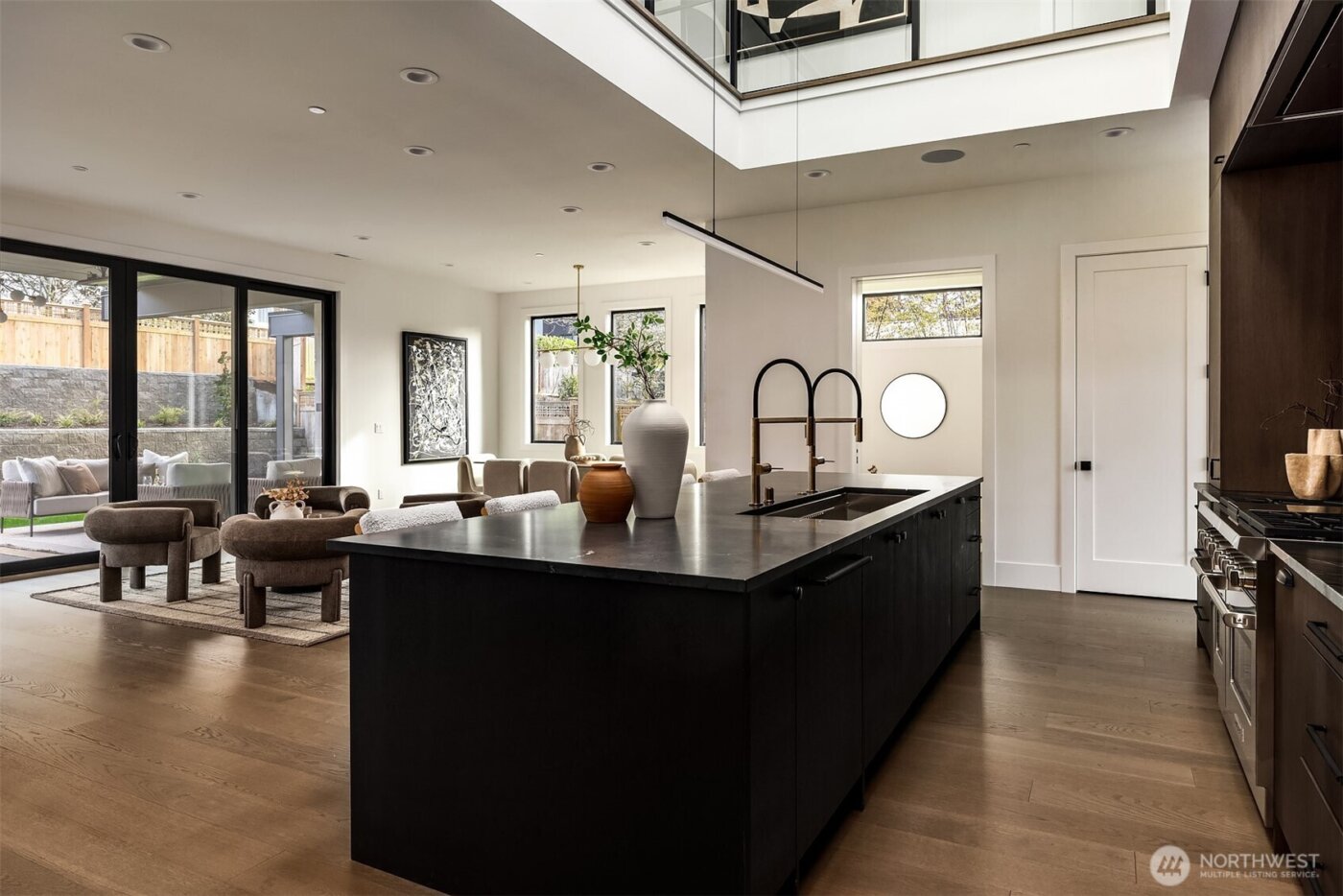 5808 Lakeview Drive , Kirkland, WA 98033