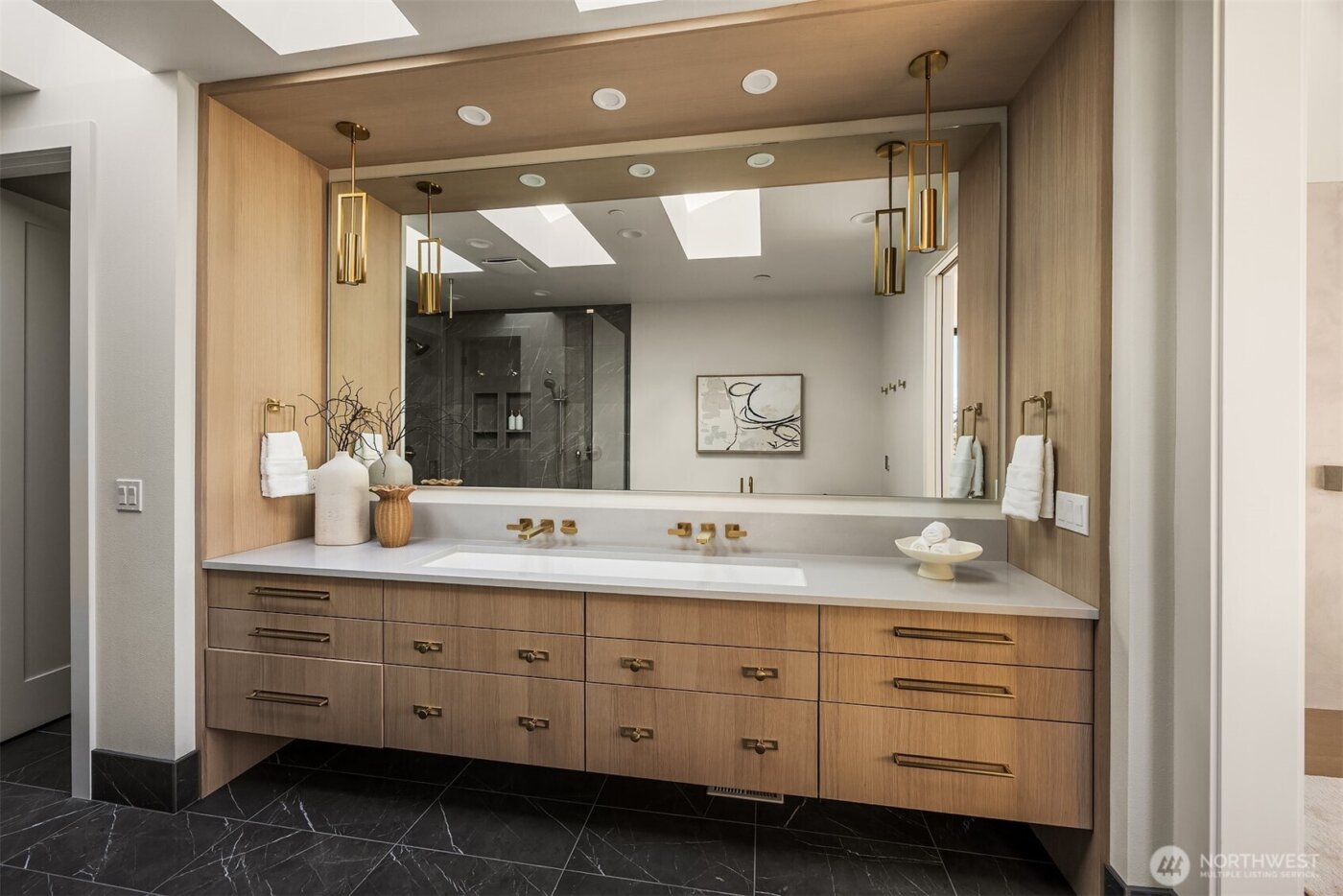 5808 Lakeview Drive , Kirkland, WA 98033