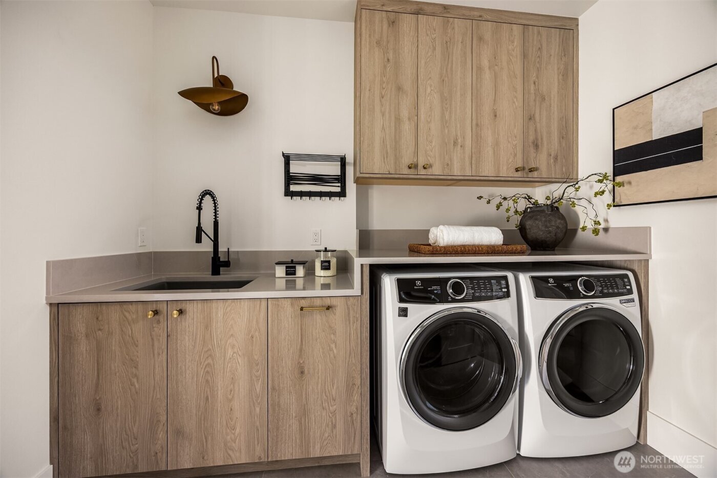 5808 Lakeview Drive , Kirkland, WA 98033