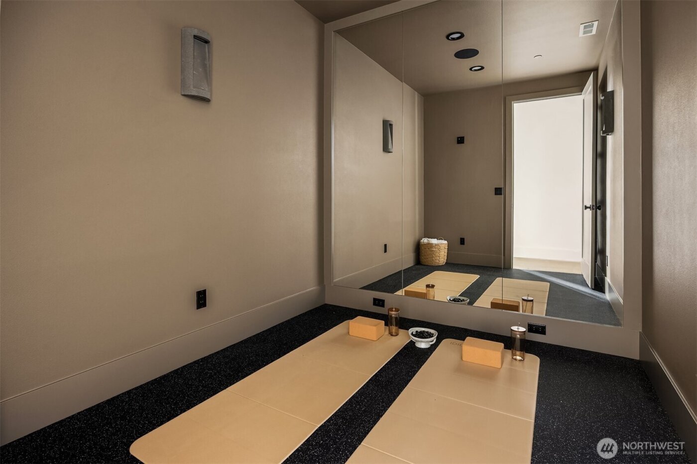 5808 Lakeview Drive , Kirkland, WA 98033