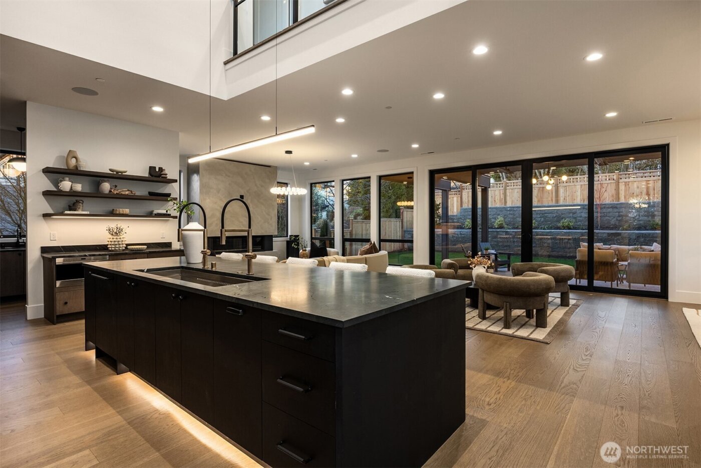 5808 Lakeview Drive , Kirkland, WA 98033