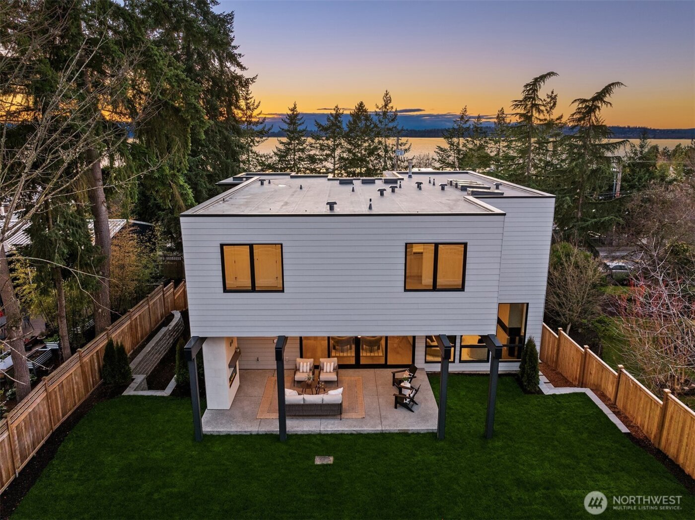 5808 Lakeview Drive , Kirkland, WA 98033