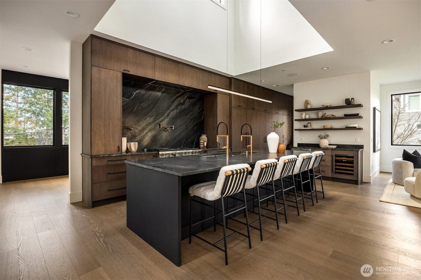 5808 Lakeview Drive , Kirkland, WA 98033