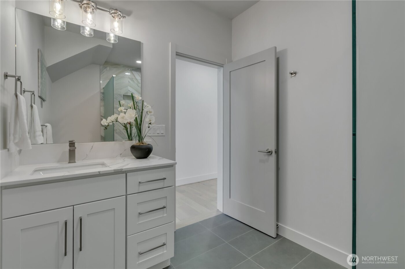 4019 4th Avenue NE #B, Seattle, WA 98105