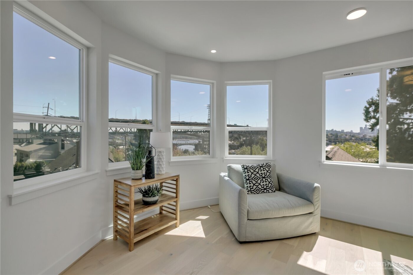 4019 4th Avenue NE #B, Seattle, WA 98105