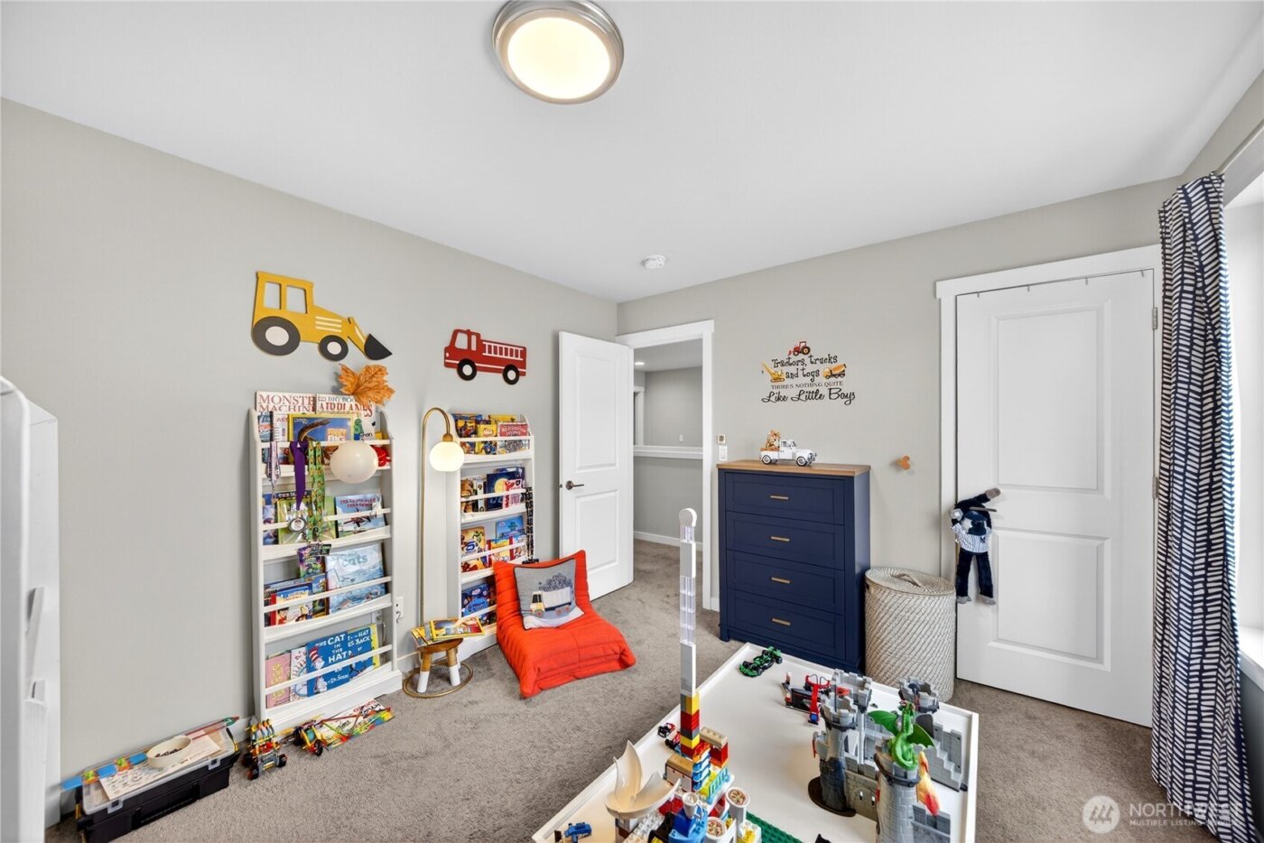 2210 SW Putnam Dr. , Oak Harbor, WA 98277