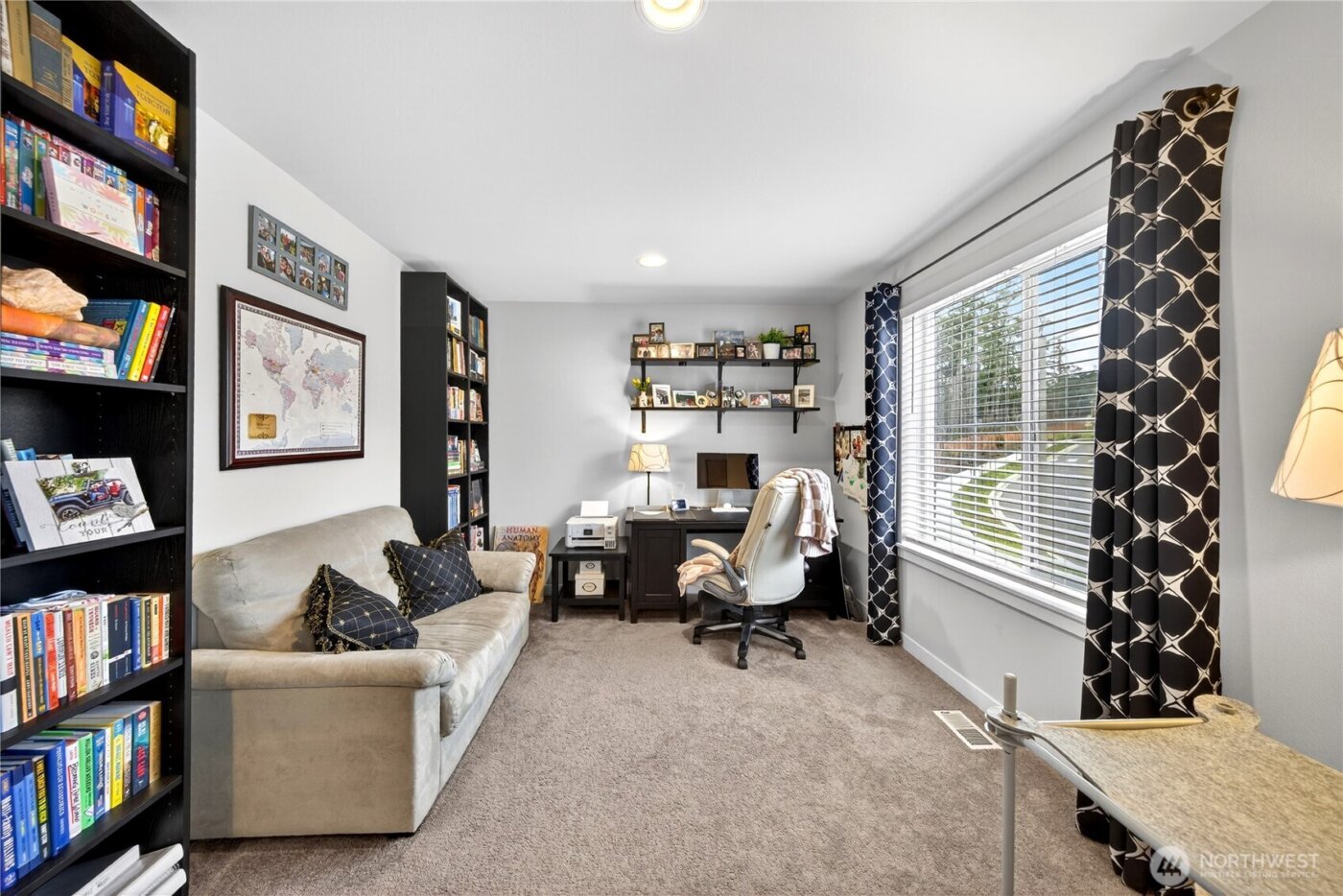 2210 SW Putnam Dr. , Oak Harbor, WA 98277