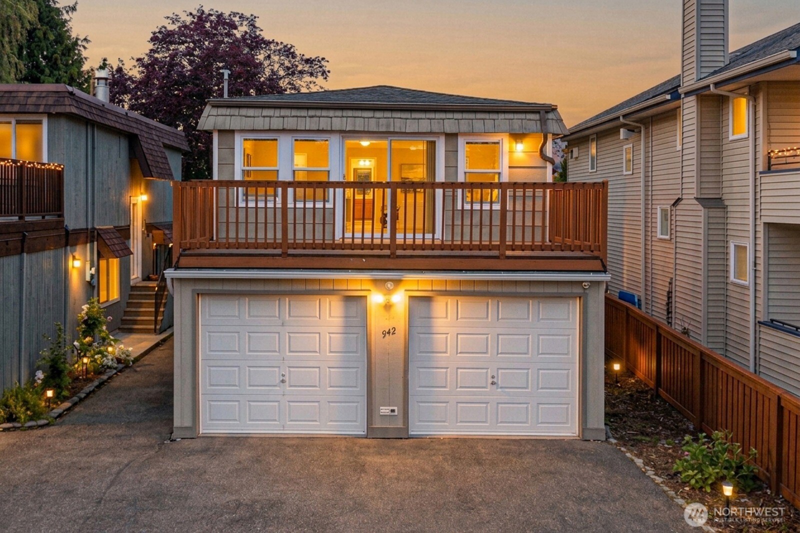 942 N 82nd Street , Seattle, WA 98103