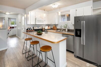 942 N 82nd Street , Seattle, WA 98103 - Photo 4