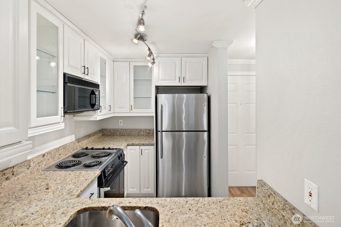 2244 13th Avenue W #407, Seattle, WA 98119