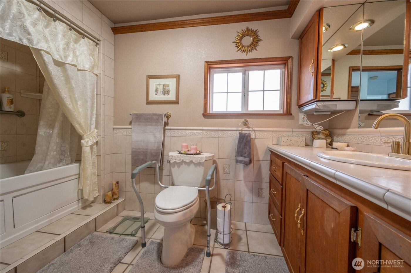 304 Oak Street , Aberdeen, WA 98520