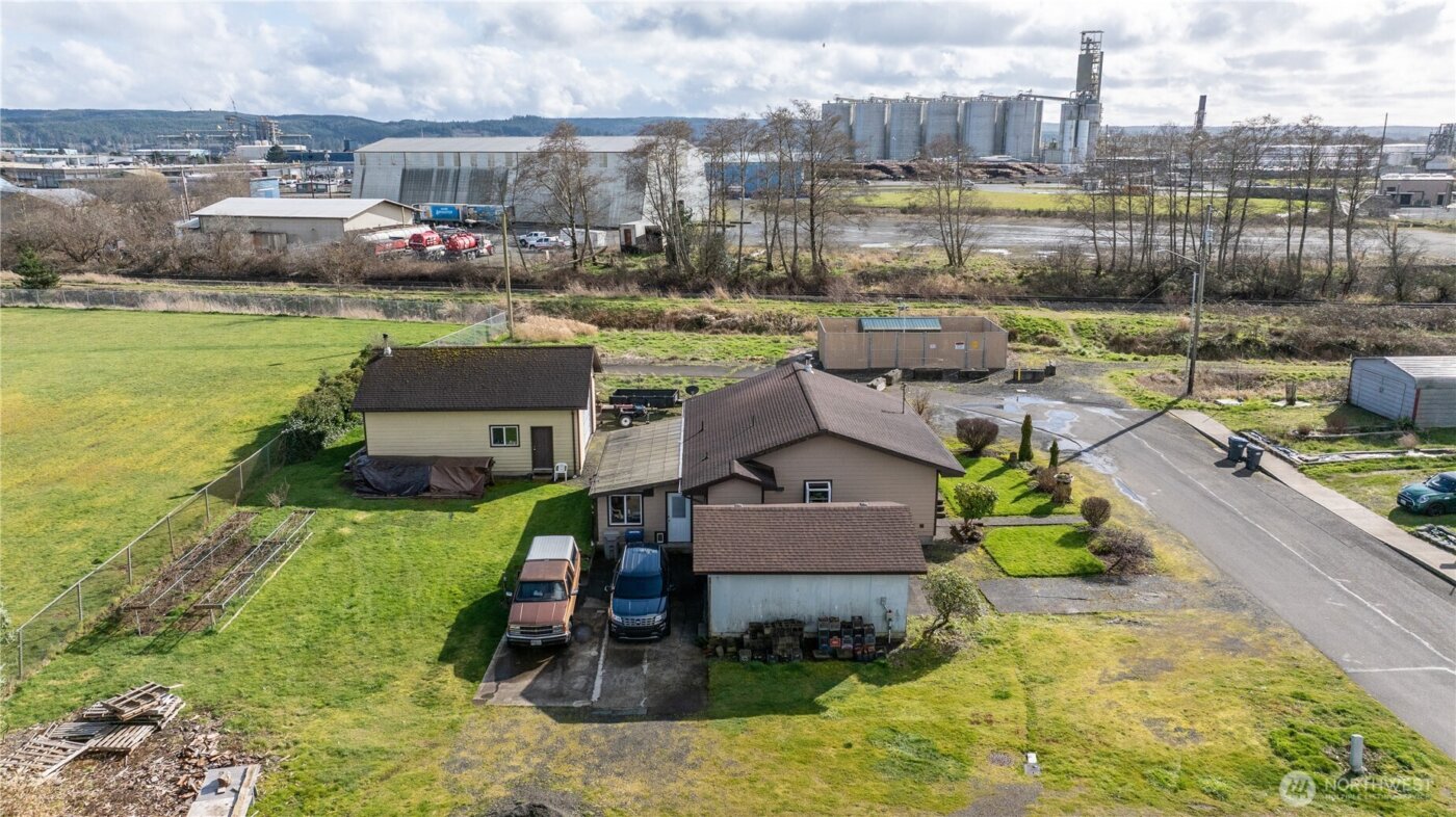 304 Oak Street , Aberdeen, WA 98520