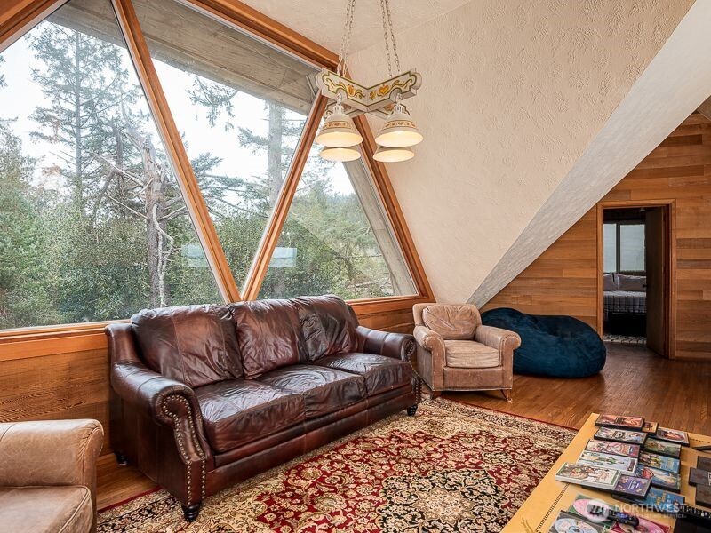 633 State Route 101 , Chinook, WA 98614