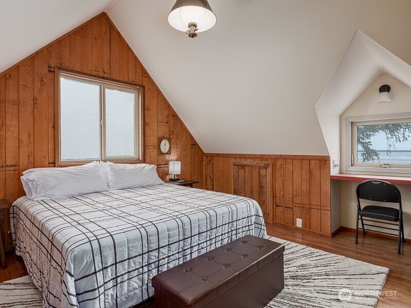 633 State Route 101 , Chinook, WA 98614