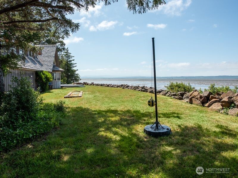 633 State Route 101 , Chinook, WA 98614