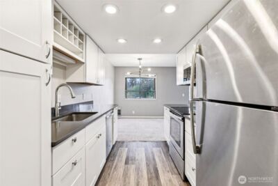 12300 33rd Avenue NE #402, Seattle, WA 98125 - Photo 11