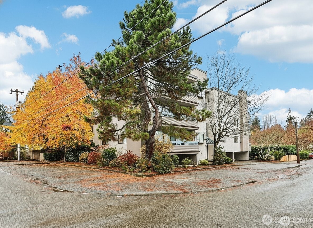 12300 33rd Avenue NE #402, Seattle, WA 98125