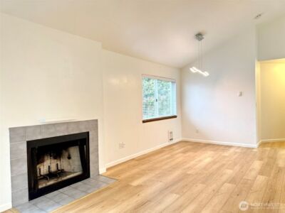 12043 Bartlett Avenue NE, Seattle, WA 98125 - Photo 18