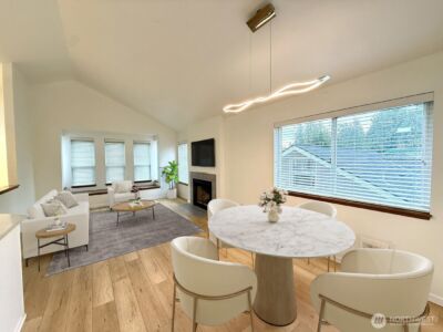 12043 Bartlett Avenue NE, Seattle, WA 98125 - Photo 4