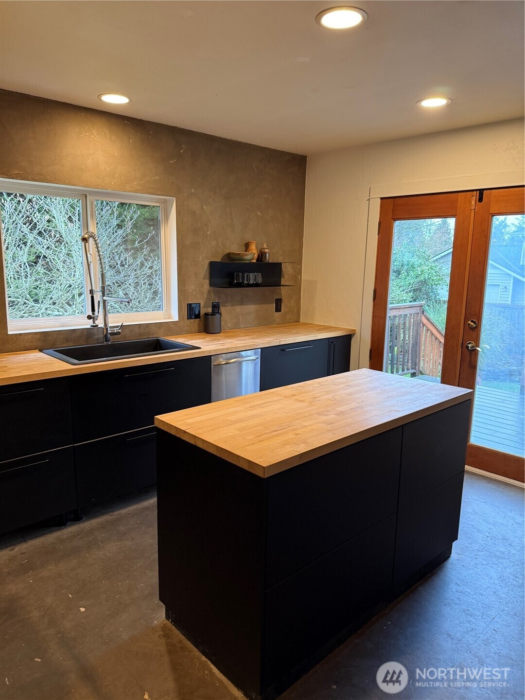 2327 W Mukilteo Boulevard , Everett, WA 98203