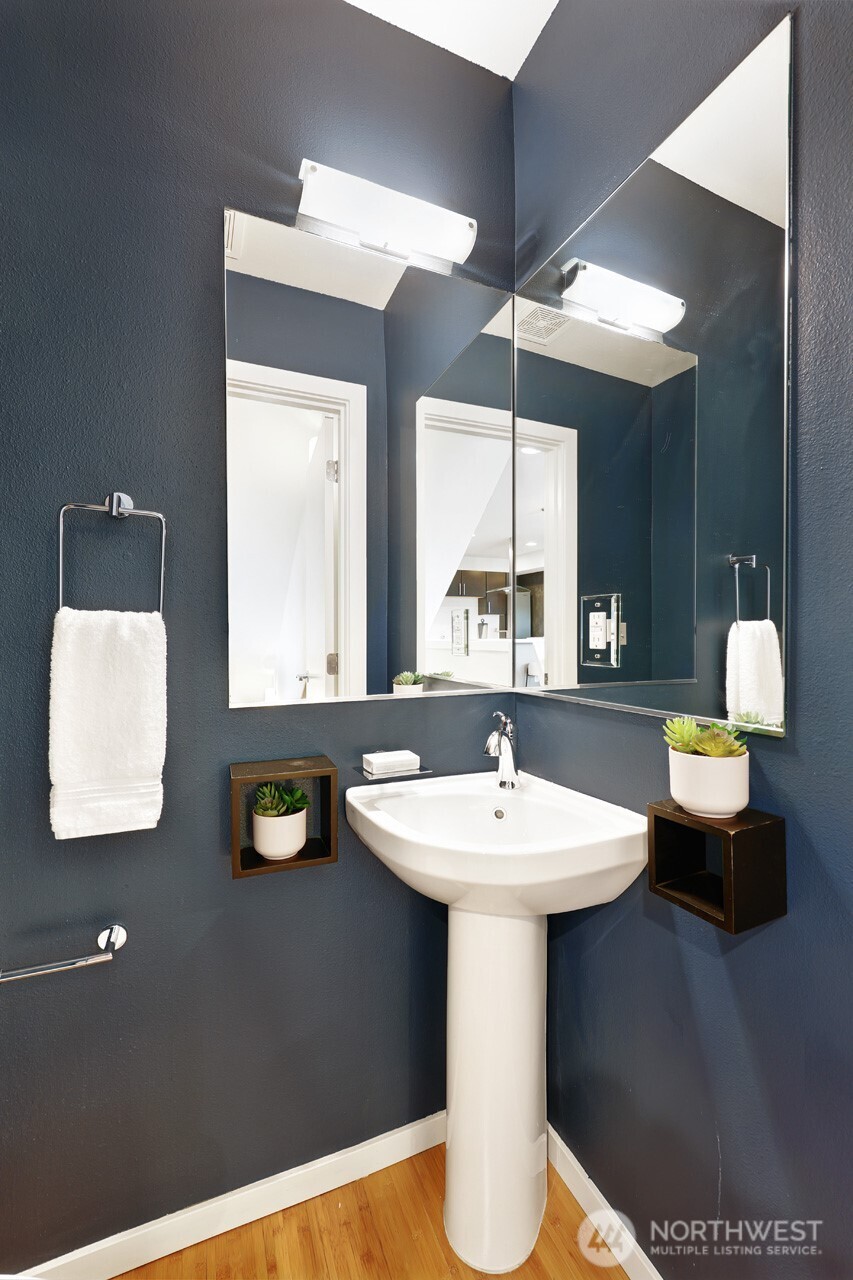 2046 14th Avenue W #B, Seattle, WA 98119