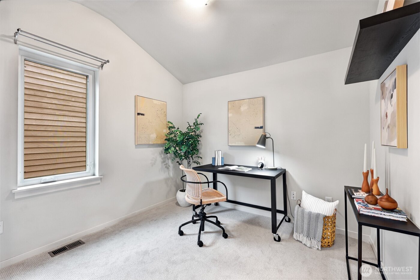 2046 14th Avenue W #B, Seattle, WA 98119