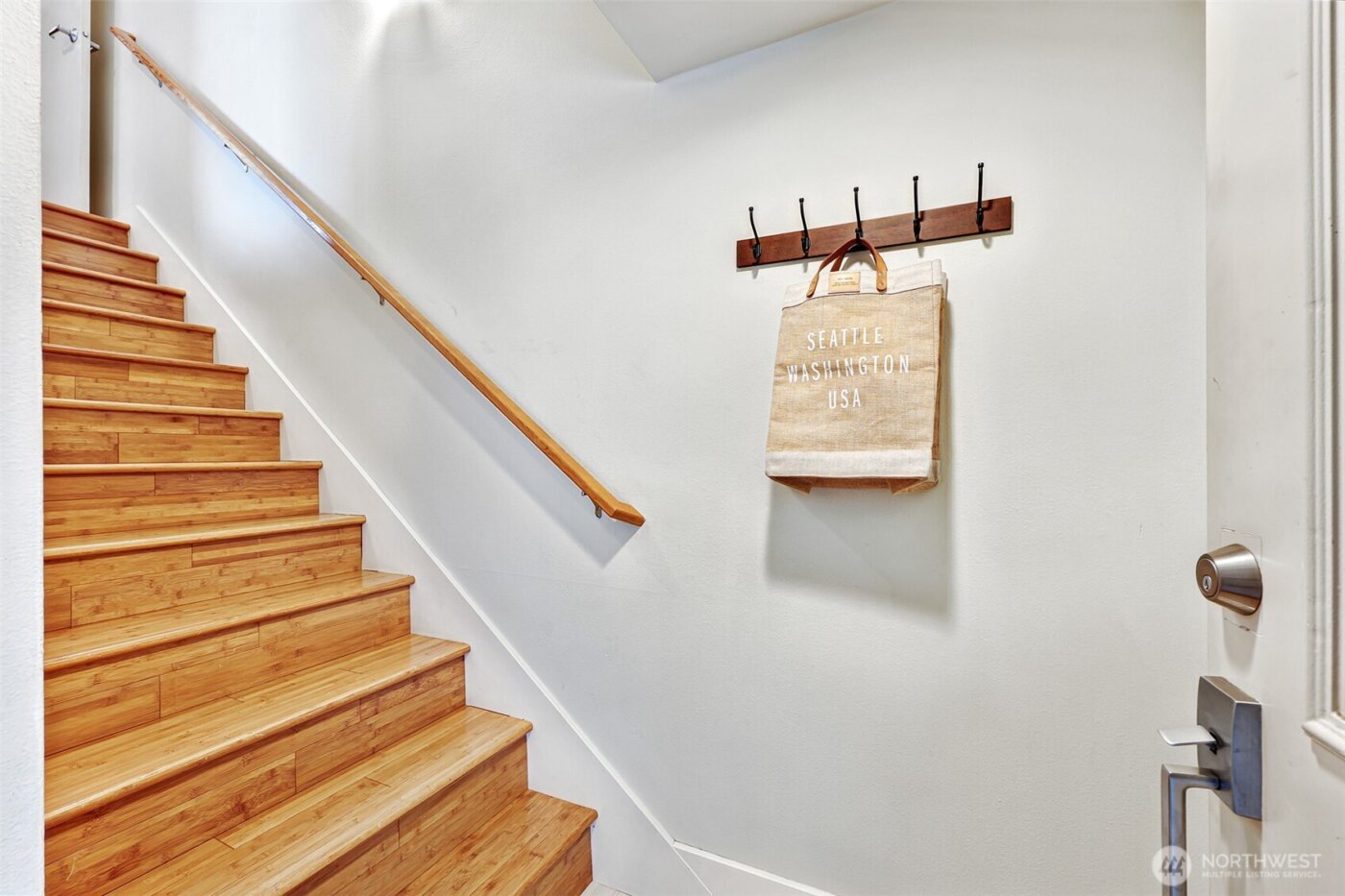 2046 14th Avenue W #B, Seattle, WA 98119