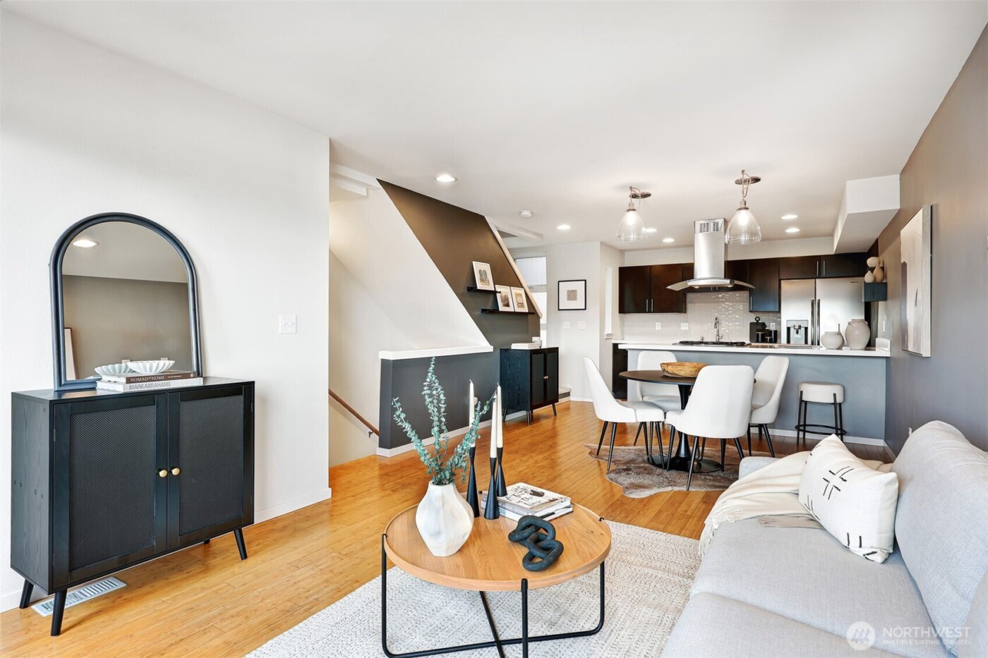 2046 14th Avenue W #B, Seattle, WA 98119