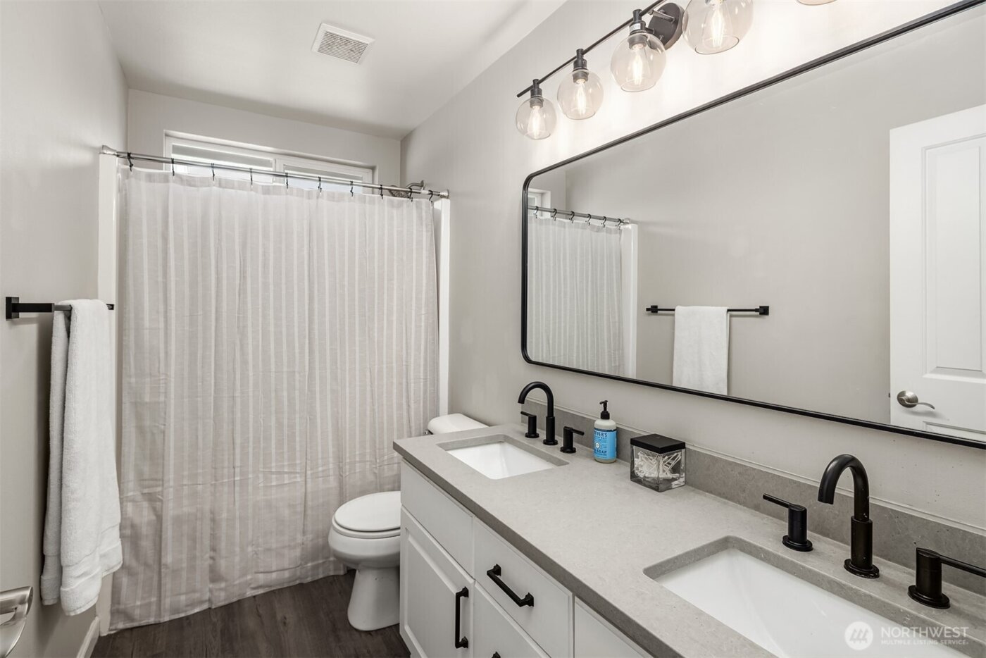 6522 W Crest View Loop SE, Snoqualmie, WA 98065