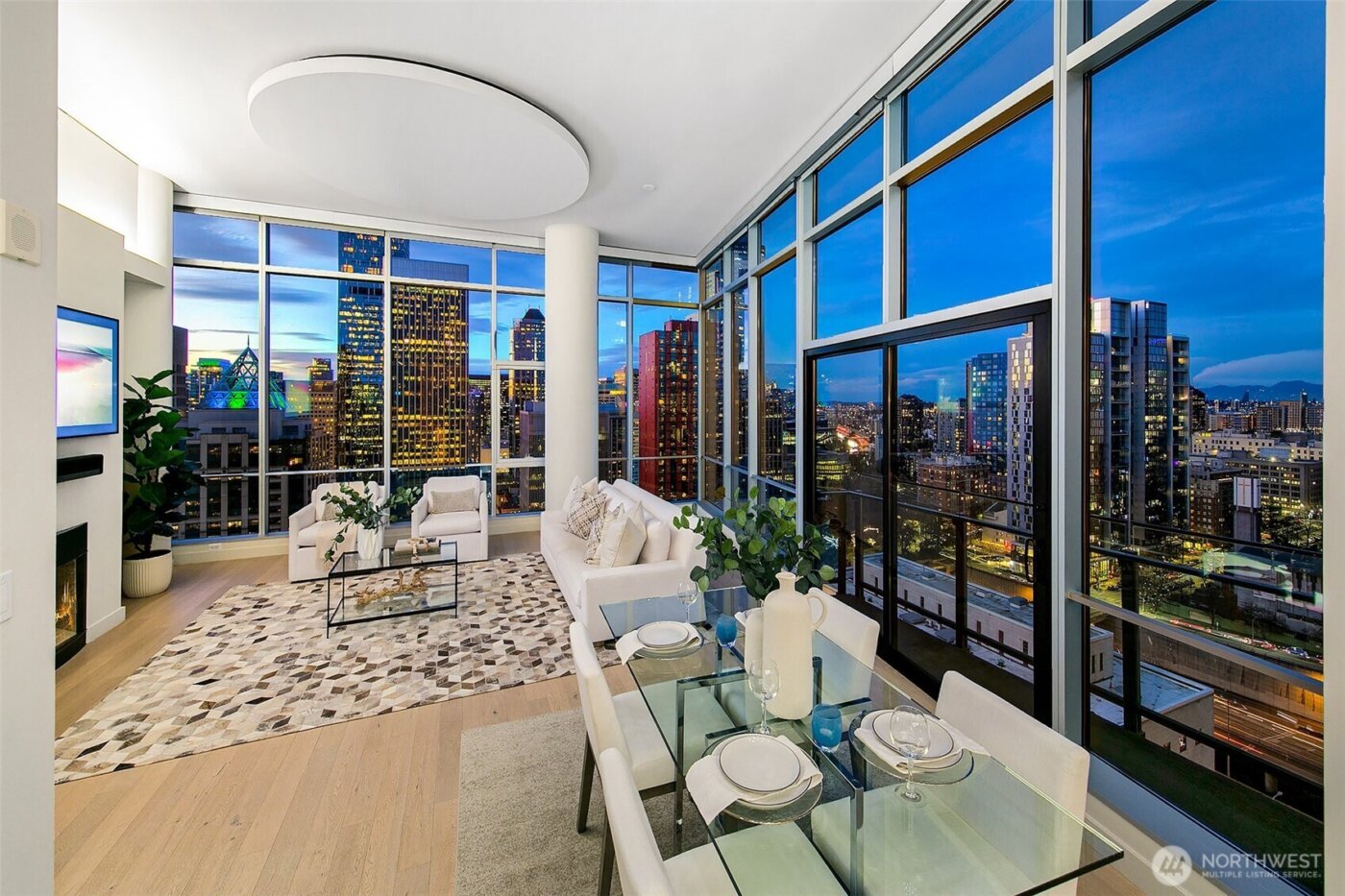 909 5th Avenue #Ph3, Seattle, WA 98164