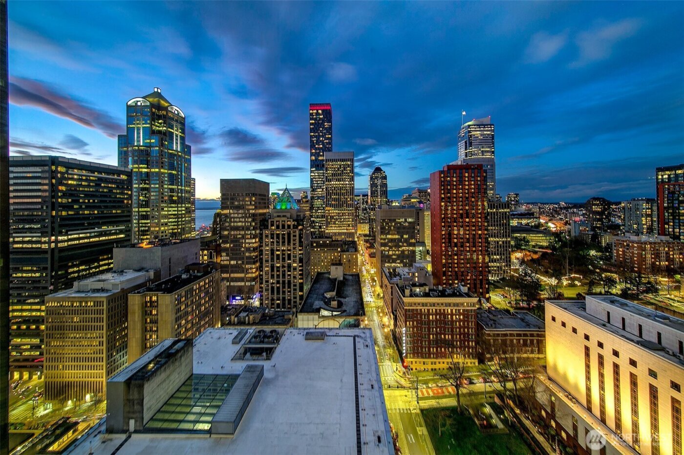 909 5th Avenue #Ph3, Seattle, WA 98164