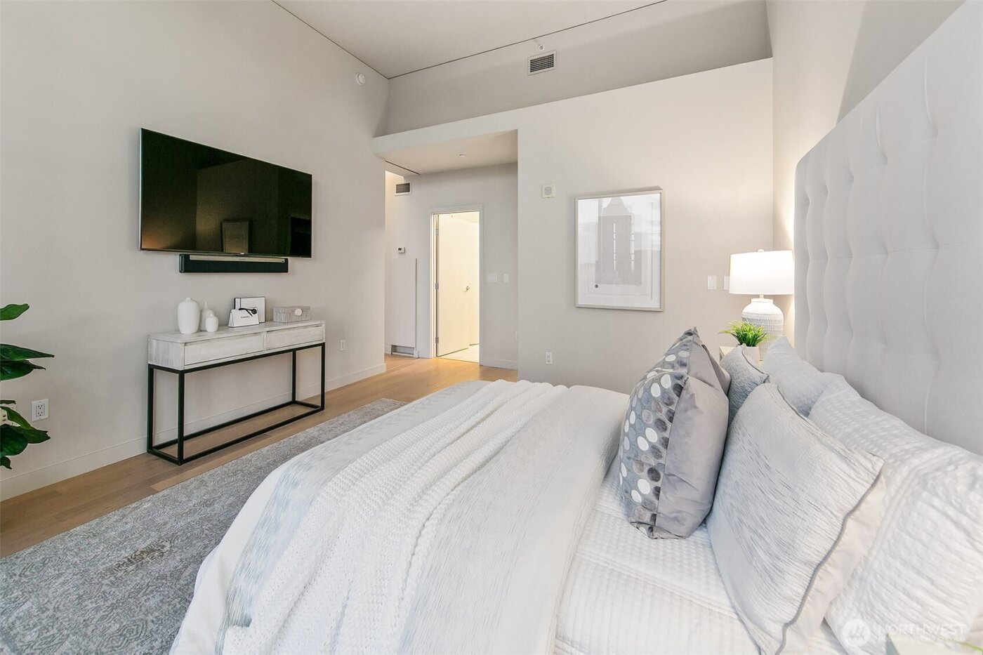 909 5th Avenue #Ph3, Seattle, WA 98164