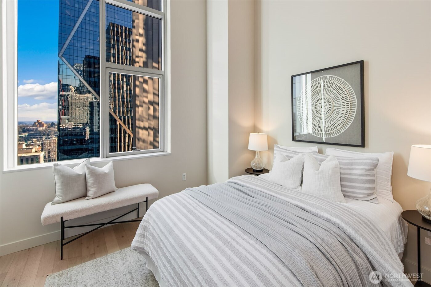 909 5th Avenue #Ph3, Seattle, WA 98164