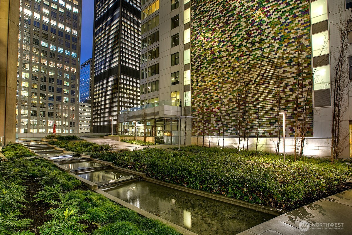 909 5th Avenue #Ph3, Seattle, WA 98164