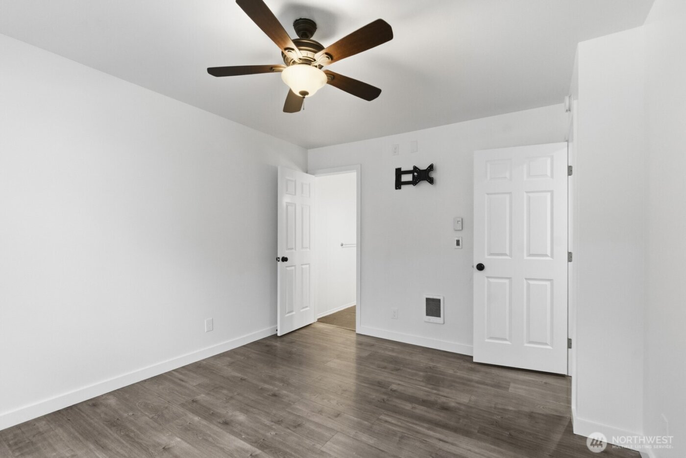 29191 Scenic Drive NE, Poulsbo, WA 98370