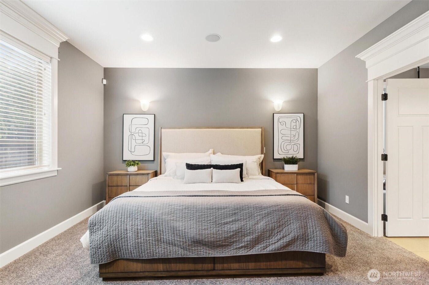 6743 SE 2nd Street , Renton, WA 98059-7077