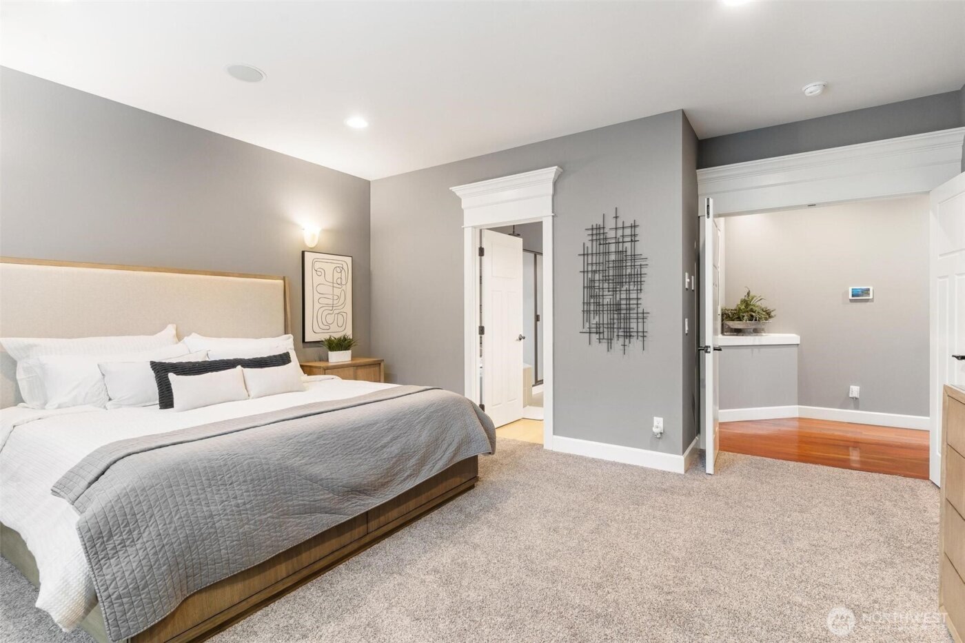 6743 SE 2nd Street , Renton, WA 98059-7077