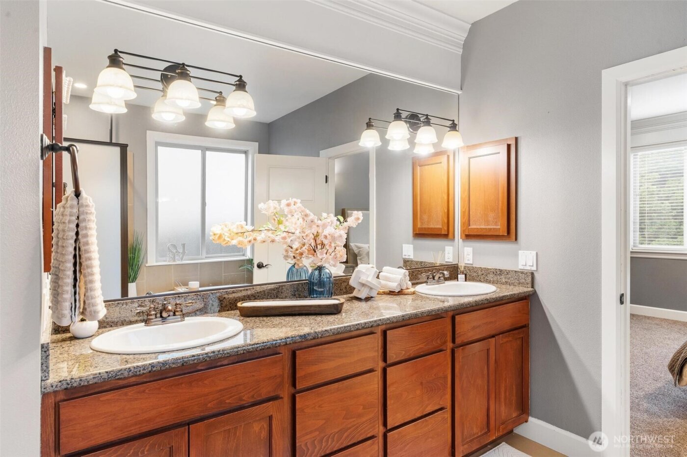 6743 SE 2nd Street , Renton, WA 98059-7077